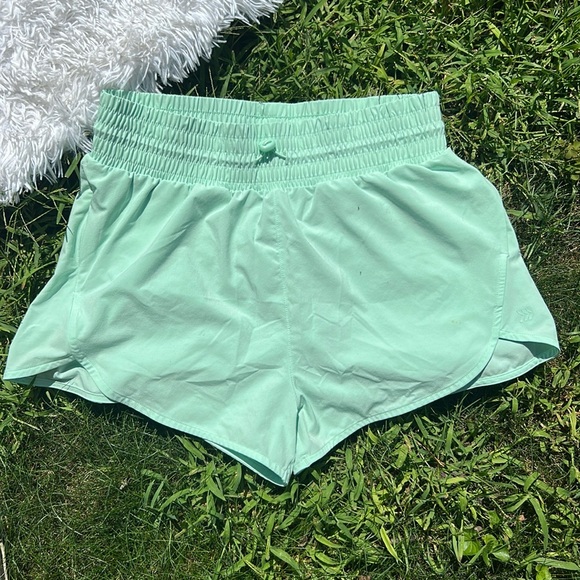 🩶5/$30 All in Motion Target Light Aqua Green Women's Athletic Shorts Size Medium - Picture 1 of 16